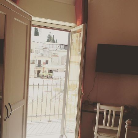 A&M Apartment タオルミーナ エクステリア 写真