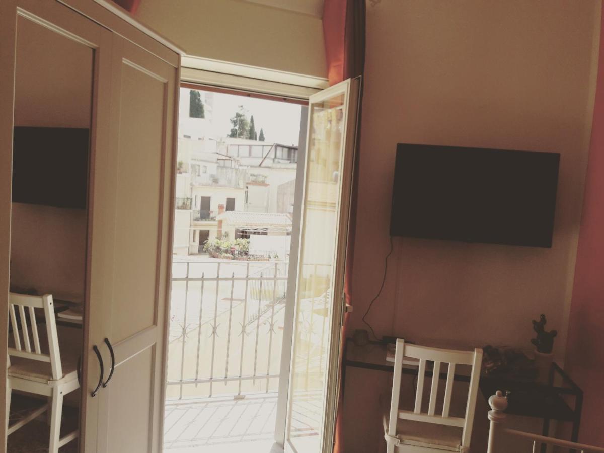 A&M Apartment タオルミーナ エクステリア 写真
